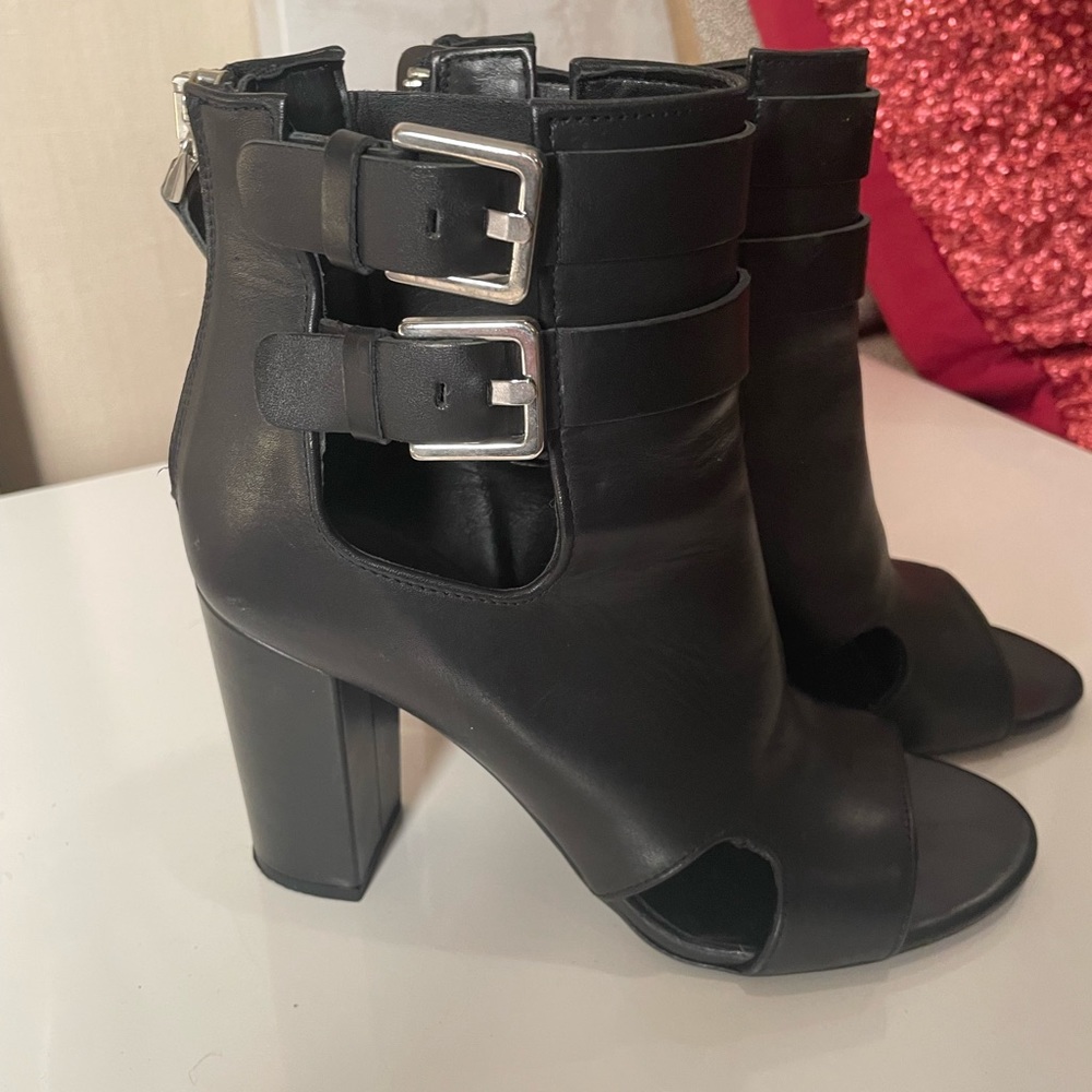 Zara  Black cut out Bootie size 9
